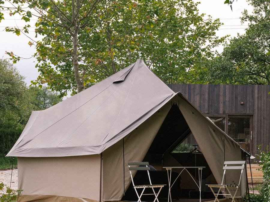 Camping Pas Cher vous présente avec son site Officiel campingpascher.fr, le Camping Wecamp Cudillero classé 3 étoiles, situé sur la commune de Cudillero dans le département Asturies (Asturies) en Espagne. Le camping Wecamp Cudillero vous propose un hébergement de type tente. Cet hébergement propose plus de 63 dates différentes pour réserver ! Pour dévouvrir la période la moins chère, consultez la rubrique 'Tarifs' et sélectionnez votre mois de départ. L'établissement vous propose 7 autres types d'hébergements. Découvrez tous nos séjours à petits prix dans la commune et aux alentours de Cudillero du département : Asturies (Asturies). Piscine extérieure, Animations familiales, Club enfants, Aire de jeux enfants, Ping-pong, Terrain de volley-ball, Bar, Restaurant, Épicerie,... En savoir plus : cliquez-ICI.