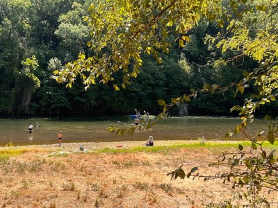Cliquez pour découvrir toutes les photos de l'ÉTABLISSEMENT ! camping Les Bords De Cèze photo 2