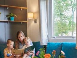 Camping Pas Cher vous présente avec son site Officiel campingpascher.fr, le Camping Siblu Meerwijck classé 5 étoiles, situé sur la commune de Kropswolde dans le département Midden-groningen (Groningue) au Pays-bas. Le camping Siblu Meerwijck, vous présente un hébergement de type mobil-home de 37 m² pour 4 personnes. Le camping Siblu Meerwijck vous propose du vendredi 27 mars au vendredi 03 avril 2026 pour 7 nuits à 328€. Cette location propose 156 dates différentes pour réserver votre séjour. Découvrez également les 10 autres gammes d'hébergements du camping. Les Avis clients pour le Camping Siblu Meerwijck sont excellents avec une note moyenne de 10 sur 10. Piscine chauffée, Piscine couverte, Animations familiales, Club enfants, Aire de jeux enfants, Location de bateaux, Ping-pong, Surf, Terrain de beach-volley, Terrain multisports, Voile, Bar, Dépôt de pain, Plats à emporter, Restaurant,... En savoir plus : cliquez-ICI.