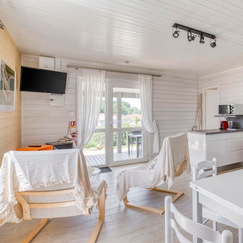 Cliquez pour découvrir toutes les photos de l'HÉBERGEMENT ! chalet - Mélusine Aux Epesses photo 2