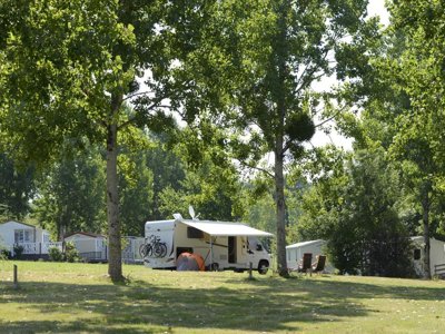 Cliquez pour découvrir toutes les photos de l'ÉTABLISSEMENT ! camping Le Colombier photo 5