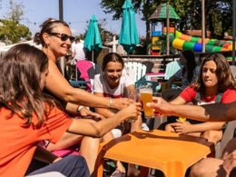 Camping Pas Cher vous présente avec son site Officiel campingpascher.fr, le Camping Maeva Club Royal Océan classé 4 étoiles, situé sur la commune de Saint Sulpice De Royan dans le département Charente-maritime (Poitou Charentes) en France. Le camping Maeva Club Royal Océan, vous présente un hébergement de type hébergement insolite de 16 m². Le camping Maeva Club Royal Océan vous proposeun séjour PAS CHER avec une REMISEdu mardi 07 avril au mardi 14 avril 2026, en promotion à -30% pour 7 nuits à 169 € au lieu de 241,43 € soit une Économie de 72,43 €. Cette location propose 112 dates différentes pour réserver votre séjour. Découvrez également les 17 autres gammes d'hébergements du camping. Les Avis clients pour le Camping Maeva Club Royal Océan sont excellents avec une note moyenne de 9 sur 10. Piscine chauffée, Piscine extérieure, Animation enfants, Animations familiales, Aire de jeux enfants, Parcours sportif, Ping-pong, Pétanque, Terrain multisports, Bar, Dépôt de pain, Snack/Bar,... En savoir plus : cliquez-ICI.