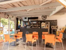 Camping Pas Cher vous présente avec son site Officiel campingpascher.fr, le Camping Maeva Club Royal Océan classé 4 étoiles, situé sur la commune de Saint Sulpice De Royan dans le département Charente-maritime (Poitou Charentes) en France. Le camping Maeva Club Royal Océan, vous présente un hébergement de type mobil-home de 29 m² pour 6 personnes. Le camping Maeva Club Royal Océan vous proposeun séjour PAS CHER avec une REMISEdu sam. 16 mai au sam. 23 mai 2026, en promotion à -30% pour 7 nuits à 189 € au lieu de 270,0 € soit une Économie de 81 €. Cette location propose 112 dates différentes pour réserver votre séjour. Découvrez également les 16 autres gammes d'hébergements du camping. Les Avis clients pour le Camping Maeva Club Royal Océan sont excellents avec une note moyenne de 9 sur 10. Piscine chauffée, Piscine extérieure, Animation enfants, Animations familiales, Aire de jeux enfants, Parcours sportif, Ping-pong, Pétanque, Terrain multisports, Bar, Dépôt de pain, Snack/Bar,... En savoir plus : cliquez-ICI.