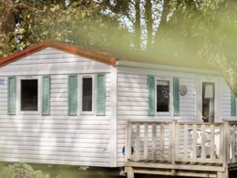 Camping Pas Cher vous présente avec son site Officiel campingpascher.fr, le Camping Maeva Club Royal Océan classé 4 étoiles, situé sur la commune de Saint Sulpice De Royan dans le département Charente-maritime (Poitou Charentes) en France. Le camping Maeva Club Royal Océan, vous présente un hébergement de type mobil-home de 29 m². Le camping Maeva Club Royal Océan vous proposeun séjour PAS CHER avec une REMISEdu sam. 16 mai au sam. 23 mai 2026, en promotion à -30% pour 7 nuits à 169 € au lieu de 241,43 € soit une Économie de 72,43 €. Cette location propose 113 dates différentes pour réserver votre séjour. Découvrez également les 16 autres gammes d'hébergements du camping. Les Avis clients pour le Camping Maeva Club Royal Océan sont excellents avec une note moyenne de 9 sur 10. Piscine chauffée, Piscine extérieure, Animation enfants, Animations familiales, Aire de jeux enfants, Parcours sportif, Ping-pong, Pétanque, Terrain multisports, Bar, Dépôt de pain, Snack/Bar,... En savoir plus : cliquez-ICI.