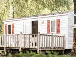 Camping Pas Cher vous présente avec son site Officiel campingpascher.fr, le Camping Maeva Club Royal Océan classé 4 étoiles, situé sur la commune de Saint Sulpice De Royan dans le département Charente-maritime (Poitou Charentes) en France. Le camping Maeva Club Royal Océan, vous présente un hébergement de type mobil-home de 29 m² pour 6 personnes. Le camping Maeva Club Royal Océan vous proposeun séjour PAS CHER avec une REMISEdu sam. 16 mai au sam. 23 mai 2026, en promotion à -30% pour 7 nuits à 189 € au lieu de 270,0 € soit une Économie de 81 €. Cette location propose 112 dates différentes pour réserver votre séjour. Découvrez également les 16 autres gammes d'hébergements du camping. Les Avis clients pour le Camping Maeva Club Royal Océan sont excellents avec une note moyenne de 9 sur 10. Piscine chauffée, Piscine extérieure, Animation enfants, Animations familiales, Aire de jeux enfants, Parcours sportif, Ping-pong, Pétanque, Terrain multisports, Bar, Dépôt de pain, Snack/Bar,... En savoir plus : cliquez-ICI.