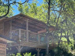 Camping Pas Cher vous présente avec son site Officiel campingpascher.fr, le Camping Le Luberon | Pausado classé 4 étoiles, situé sur la commune de Apt dans le département Vaucluse (Provence Alpes Côte D'azur) en France. Le camping Le Luberon | Pausado, vous présente un hébergement de type mobil-home de 21 m² pour 5 personnes. Le camping Le Luberon | Pausado vous propose du sam. 12 septembre au sam. 19 septembre 2026 pour 7 nuits à 289€. Cette location propose 158 dates différentes pour réserver votre séjour. Découvrez également les 18 autres gammes d'hébergements du camping. Les Avis clients pour le Camping Le Luberon | Pausado sont excellents avec une note moyenne de 8 sur 10. Piscine extérieure, Animations familiales, Club enfants, Aire de jeux enfants, Baby-foot, Cyclisme, Escalade, Ping-pong, Pétanque, Randonnée, Bar, Restaurant, Épicerie,... En savoir plus : cliquez-ICI.