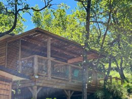 Camping Pas Cher vous présente avec son site Officiel campingpascher.fr, le Camping Le Luberon | Pausado classé 4 étoiles, situé sur la commune de Apt dans le département Vaucluse (Provence Alpes Côte D'azur) en France. Le camping Le Luberon | Pausado, vous présente un hébergement de type chalet de 25 m² pour 5 personnes avec climatisation et télévision. Le camping Le Luberon | Pausado vous propose du vendredi 02 octobre au vendredi 09 octobre 2026, en promotion à -20% pour 7 nuits à 584 € au lieu de 730,0 € soit une Économie de 146 €. Cette location propose 152 dates différentes pour réserver votre séjour. Découvrez également les 18 autres gammes d'hébergements du camping. Les Avis clients pour le Camping Le Luberon | Pausado sont excellents avec une note moyenne de 8 sur 10. Piscine extérieure, Animations familiales, Club enfants, Aire de jeux enfants, Baby-foot, Cyclisme, Escalade, Ping-pong, Pétanque, Randonnée, Bar, Restaurant, Épicerie,... En savoir plus : cliquez-ICI.