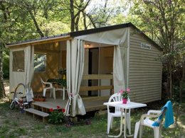 Camping Pas Cher vous présente avec son site Officiel campingpascher.fr, le Camping Le Luberon | Pausado classé 4 étoiles, situé sur la commune de Apt dans le département Vaucluse (Provence Alpes Côte D'azur) en France. Le camping Le Luberon | Pausado, vous présente un hébergement de type bungalow de 21 m² pour 4 personnes. Le camping Le Luberon | Pausado vous propose du dimanche 13 septembre au dimanche 20 septembre 2026, en promotion à -20% pour 7 nuits à 242 € au lieu de 302,5 € soit une Économie de 60,50 €. Cette location propose 158 dates différentes pour réserver votre séjour. Découvrez également les 18 autres gammes d'hébergements du camping. Les Avis clients pour le Camping Le Luberon | Pausado sont excellents avec une note moyenne de 8 sur 10. Piscine extérieure, Animations familiales, Club enfants, Aire de jeux enfants, Baby-foot, Cyclisme, Escalade, Ping-pong, Pétanque, Randonnée, Bar, Restaurant, Épicerie,... En savoir plus : cliquez-ICI.