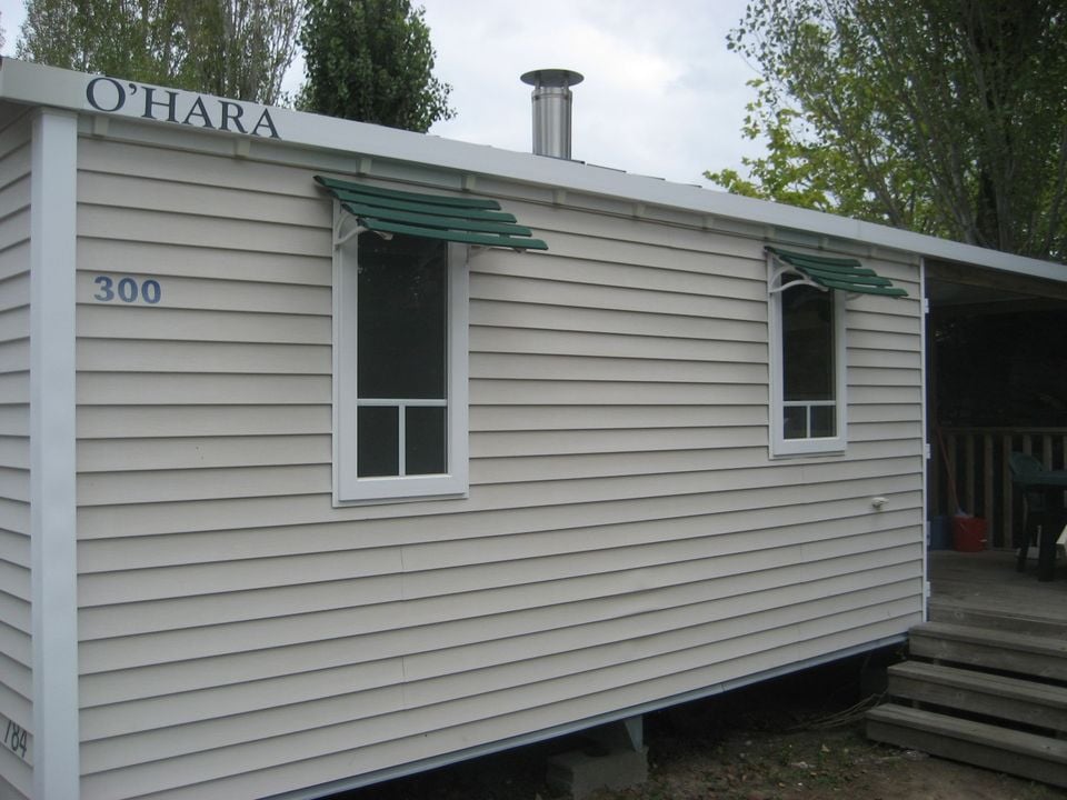 Camping Pas Cher vous présente avec son site Officiel campingpascher.fr, le Camping L'Endorph'in, situé sur la commune de Deols dans le département Indre (Centre-val De Loire) en France. Le camping L'Endorph'in vous propose un hébergement de type mobil-home pour 5 personnes avec climatisation (télévision). Cet hébergement propose plus de 11 dates différentes pour réserver ! Pour dévouvrir la période la moins chère, consultez la rubrique 'Tarifs' et sélectionnez votre mois de départ. L'établissement vous propose 5 autres types d'hébergements. Découvrez tous nos séjours à petits prix dans la commune et aux alentours de Deols du département : Indre (Centre-val De Loire). Aire de jeux enfants, Parcours sportif, Ping-pong, Pétanque,... En savoir plus : cliquez-ICI.