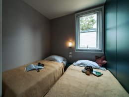 Camping Pas Cher vous présente avec son site Officiel campingpascher.fr, le Camping Sunêlia La Baie De Saint Pol classé 4 étoiles, situé sur la commune de Saint Pol De Léon dans le département Finistère (Bretagne) en France. Le camping Sunêlia La Baie De Saint Pol, vous présente un hébergement de type tente pour 2 personnes. Le camping Sunêlia La Baie De Saint Pol vous propose du sam. 16 mai au sam. 23 mai 2026, en promotion à -19% pour 7 nuits à 198,45 € au lieu de 245,0 € soit une Économie de 46,55 €. Cette location propose 96 dates différentes pour réserver votre séjour. Découvrez également les 10 autres gammes d'hébergements du camping. Les Avis clients pour le Camping Sunêlia La Baie De Saint Pol sont excellents avec une note moyenne de 8 sur 10. Mer, Piscine chauffée, Piscine extérieure, Animations familiales, Club enfants, Aire de jeux enfants, Cyclisme, Ping-pong, Pétanque, Randonnée, Structure gonflable enfants, Bar, Boulangerie, Dépôt de pain, Restaurant, Snack/Bar, Station-service, Supermarché, Épicerie,... En savoir plus : cliquez-ICI.