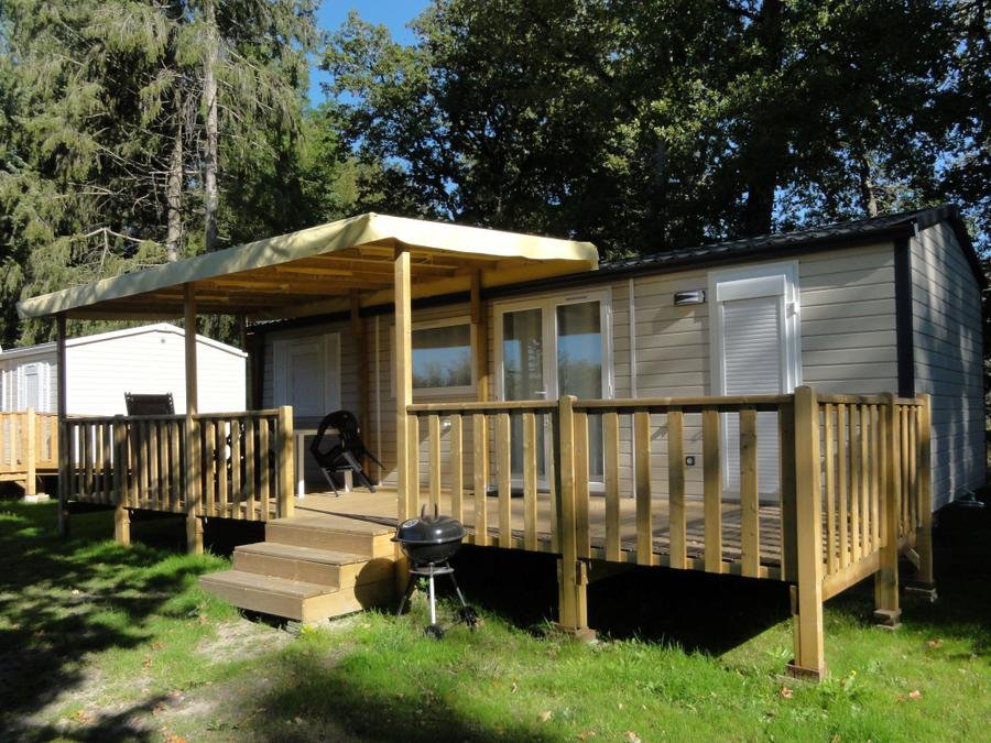 Camping Pas Cher vous présente avec son site Officiel campingpascher.fr, le Camping Sunelia L'Etang De Sologne classé 3 étoiles, situé sur la commune de Nouan Le Fuzelier dans le département Loir-et-cher (Centre Val De Loire) en France. Le camping Sunelia L'Etang De Sologne, vous présente un hébergement de type mobil-home de 35 m² avec climatisation et télévision. Le camping Sunelia L'Etang De Sologne vous propose du lundi 28 septembre au lundi 05 octobre 2026, en promotion à -19% pour 7 nuits à 238,14 € au lieu de 294,0 € soit une Économie de 55,86 €. Cette location propose 17 dates différentes pour réserver votre séjour. Découvrez également les 16 autres gammes d'hébergements du camping. Les Avis clients pour le Camping Sunelia L'Etang De Sologne sont excellents avec une note moyenne de 9 sur 10. Piscine chauffée, Piscine extérieure, Animations familiales, Club enfants, Aire de jeux enfants, Baby-foot, Court de tennis, Cyclisme, Ping-pong, Pétanque, Salle de jeux vidéo, Terrain de badminton, Terrain de volley-ball, Trampoline, Bar, Dépôt de pain, Snack/Bar, Épicerie,... En savoir plus : cliquez-ICI.