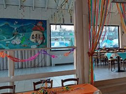 Camping Pas Cher vous présente avec son site Officiel campingpascher.fr, le Camping Lido Di Sesto Boats&Restaurant, situé sur la commune de Sesto Calende dans le département Varèse (Lombardie) en Italie. Le camping Lido Di Sesto Boats&Restaurant, vous présente un hébergement de type mobil-home. Le camping Lido Di Sesto Boats&Restaurant vous proposeun séjour PAS CHER avec une REMISEdu sam. 19 septembre au sam. 26 septembre 2026, en promotion à -42% pour 7 nuits à 200 € au lieu de 350,0 € soit une Économie de 150 €. Cette location propose 27 dates différentes pour réserver votre séjour. Découvrez également les 1 autres gammes d'hébergements du camping. Lac, Piscine extérieure, Canoë-kayak, Bar, Restaurant,... En savoir plus : cliquez-ICI.