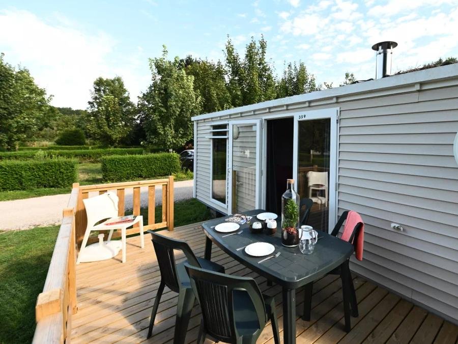 Camping Pas Cher vous présente avec son site Officiel campingpascher.fr, le Camping Des Carrières Et Nature classé 2 étoiles, situé sur la commune de Boisjean dans le département Pas-de-calais (Nord Pas De Calais) en France. Le camping Des Carrières Et Nature, vous présente un hébergement de type mobil-home de 20 m². Le camping Des Carrières Et Nature vous propose du sam. 06 juin au sam. 13 juin 2026 pour 7 nuits à 249€. Cette location propose 20 dates différentes pour réserver votre séjour. Découvrez également les 5 autres gammes d'hébergements du camping. Les Avis clients pour le Camping Des Carrières Et Nature sont excellents avec une note moyenne de 9 sur 10. Piscine chauffée, Piscine extérieure, Animations familiales, Aire de jeux enfants, Ping-pong, Pétanque, Bar, Dépôt de pain, Plats à emporter, Restaurant,... En savoir plus : cliquez-ICI.