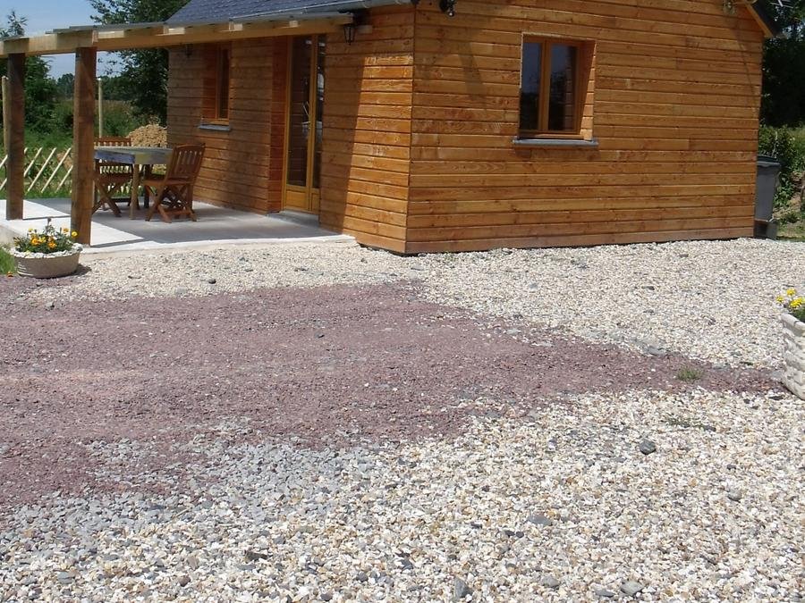 Camping Pas Cher vous présente avec son site Officiel campingpascher.fr, le Camping Ushuaïa Villages - Les Pommiers Pays D'Auge classé 3 étoiles, situé sur la commune de Saint Sylvestre De Cormeilles dans le département Eure (Haute Normandie) en France. Le camping Ushuaïa Villages - Les Pommiers Pays D'Auge vous propose un hébergement de type chalet de 30 m² pour 5 personnes (télévision). L'établissement vous propose 14 autres types d'hébergements. Découvrez tous nos séjours à petits prix dans la commune et aux alentours de Saint Sylvestre De Cormeilles du département : Eure (Haute Normandie). Les Avis clients pour le Camping Ushuaïa Villages - Les Pommiers Pays D'Auge sont excellents avec une note moyenne de 8 sur 10. Piscine chauffée, Piscine couverte, Animation enfants, Aire de jeux enfants, Baby-foot, Parcours sportif, Pétanque, Randonnée, Structure gonflable enfants, Trampoline, Dépôt de pain, Snack/Bar,... En savoir plus : cliquez-ICI.
