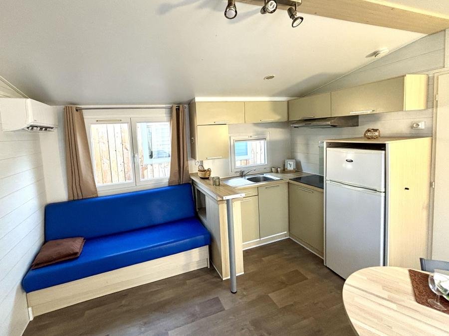Camping Pas Cher vous présente avec son site Officiel campingpascher.fr, le Camping Ushuaïa Villages - Les Pommiers Pays D'Auge classé 3 étoiles, situé sur la commune de Saint Sylvestre De Cormeilles dans le département Eure (Haute Normandie) en France. Le camping Ushuaïa Villages - Les Pommiers Pays D'Auge, vous présente un hébergement de type mobil-home de 32 m² pour 6 personnes. Le camping Ushuaïa Villages - Les Pommiers Pays D'Auge vous propose du sam. 19 septembre au sam. 26 septembre 2026 pour 7 nuits à 329€. Cette location propose 65 dates différentes pour réserver votre séjour. Découvrez également les 14 autres gammes d'hébergements du camping. Les Avis clients pour le Camping Ushuaïa Villages - Les Pommiers Pays D'Auge sont excellents avec une note moyenne de 8 sur 10. Piscine chauffée, Piscine couverte, Animation enfants, Aire de jeux enfants, Baby-foot, Parcours sportif, Pétanque, Randonnée, Structure gonflable enfants, Trampoline, Dépôt de pain, Snack/Bar,... En savoir plus : cliquez-ICI.
