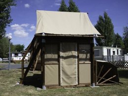 Camping Pas Cher vous présente avec son site Officiel campingpascher.fr, le Camping Du Lac Terre D'Auge classé 4 étoiles, situé sur la commune de Pont L'eveque dans le département Calvados (Basse Normandie) en France. Le camping Du Lac Terre D'Auge, vous présente un hébergement de type tente en toile et bois. Le camping Du Lac Terre D'Auge vous propose du vendredi 03 avril au vendredi 10 avril 2026 pour 7 nuits à 148€. Cette location propose 206 dates différentes pour réserver votre séjour. Découvrez également les 10 autres gammes d'hébergements du camping. Aire de jeux enfants, Pétanque, Épicerie,... En savoir plus : cliquez-ICI.