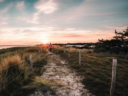 Camping Pas Cher vous présente avec son site Officiel campingpascher.fr, la Résidence VVF Villages - Fouesnant Les Glénan - Fouesnant, située sur la commune de Fouesnant dans le département Finistère (Bretagne) en France. La résidence VVF Villages - Fouesnant Les Glénan - Fouesnant, vous présente un hébergement de type maison de campagne de 47 m². La résidence VVF Villages - Fouesnant Les Glénan - Fouesnant vous propose du vendredi 22 mai au vendredi 29 mai 2026, en promotion à -14% pour 7 nuits à 291,55 € au lieu de 343,0 € soit une Économie de 51,45 €. Cette location propose 86 dates différentes pour réserver votre séjour. Découvrez également les 5 autres gammes d'hébergements de la résidence. Les Avis clients pour la Résidence VVF Villages - Fouesnant Les Glénan - Fouesnant sont de 7 sur 10. Animations familiales, Club enfants, Aire de jeux enfants, Baby-foot, Court de tennis, Ping-pong, Piscine, Plongée, Pétanque, Randonnée, Terrain de basketball, Terrain de volley-ball, Voile, Bar,... En savoir plus : cliquez-ICI.