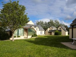 Camping Pas Cher vous présente avec son site Officiel campingpascher.fr, la Résidence VVF Villages - Fouesnant Les Glénan - Fouesnant, située sur la commune de Fouesnant dans le département Finistère (Bretagne) en France. La résidence VVF Villages - Fouesnant Les Glénan - Fouesnant, vous présente un hébergement de type maison de campagne de 47 m². La résidence VVF Villages - Fouesnant Les Glénan - Fouesnant vous propose du vendredi 22 mai au vendredi 29 mai 2026, en promotion à -14% pour 7 nuits à 291,55 € au lieu de 343,0 € soit une Économie de 51,45 €. Cette location propose 86 dates différentes pour réserver votre séjour. Découvrez également les 5 autres gammes d'hébergements de la résidence. Les Avis clients pour la Résidence VVF Villages - Fouesnant Les Glénan - Fouesnant sont de 7 sur 10. Animations familiales, Club enfants, Aire de jeux enfants, Baby-foot, Court de tennis, Ping-pong, Piscine, Plongée, Pétanque, Randonnée, Terrain de basketball, Terrain de volley-ball, Voile, Bar,... En savoir plus : cliquez-ICI.