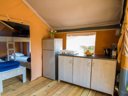 Cliquez pour découvrir toutes les photos de l'HÉBERGEMENT ! tente en toile et bois - camping Valamar Baska photo 4