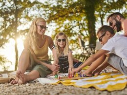 Camping Pas Cher vous présente avec son site Officiel campingpascher.fr, le Camping Zelena Laguna classé 4 étoiles, situé sur la commune de Funtana dans le département Istrie (Istrie) en Croatie. Le camping Zelena Laguna vous propose un hébergement de type mobil-home de 35 m² avec climatisation (télévision). L'établissement vous propose 2 autres types d'hébergements. Découvrez tous nos séjours à petits prix dans la commune et aux alentours de Funtana du département : Istrie (Istrie). Piscine extérieure, Animations familiales, Aire de jeux enfants, Bar, Restaurant, Épicerie,... En savoir plus : cliquez-ICI.