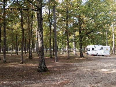 Cliquez pour découvrir toutes les photos de l'ÉTABLISSEMENT ! camping Ushuaïa Villages Provence-Ventoux photo 2
