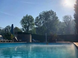 Camping Pas Cher vous présente avec son site Officiel campingpascher.fr, le Camping Ushuaïa Villages Domaine Du Blanc Pignon classé 2 étoiles, situé sur la commune de La Calotterie dans le département Pas-de-calais (Nord Pas De Calais) en France. Le camping Ushuaïa Villages Domaine Du Blanc Pignon, vous présente un hébergement de type mobil-home. Le camping Ushuaïa Villages Domaine Du Blanc Pignon vous propose du sam. 25 avril au sam. 02 mai 2026 pour 7 nuits à 269€. Cette location propose 111 dates différentes pour réserver votre séjour. Découvrez également les 6 autres gammes d'hébergements du camping. Les Avis clients pour le Camping Ushuaïa Villages Domaine Du Blanc Pignon sont excellents avec une note moyenne de 8 sur 10. Piscine chauffée, Piscine extérieure, Animation enfants, Animations familiales, Aire de jeux enfants, Pétanque, Boulangerie, Dépôt de pain, Supermarché, Épicerie,... En savoir plus : cliquez-ICI.