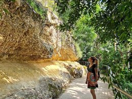 Camping Pas Cher vous présente avec son site Officiel campingpascher.fr, le Camping Maeva Escapades Bel-Air classé 4 étoiles, situé sur la commune de Sadirac dans le département Gironde (Aquitaine) en France. Le camping Maeva Escapades Bel-Air, vous présente un hébergement de type mobil-home de 35 m² avec climatisation et télévision. Le camping Maeva Escapades Bel-Air vous propose du sam. 19 septembre au sam. 26 septembre 2026 pour 7 nuits à 899€. Cette location propose 299 dates différentes pour réserver votre séjour. Découvrez également les 20 autres gammes d'hébergements du camping. Les Avis clients pour le Camping Maeva Escapades Bel-Air sont excellents avec une note moyenne de 9 sur 10. Piscine extérieure, Animations familiales, Aire de jeux enfants, Pétanque, Dépôt de pain, Snack/Bar,... En savoir plus : cliquez-ICI.