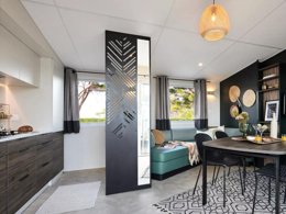 Camping Pas Cher vous présente avec son site Officiel campingpascher.fr, le Camping Maeva Escapades Bel-Air classé 4 étoiles, situé sur la commune de Sadirac dans le département Gironde (Aquitaine) en France. Le camping Maeva Escapades Bel-Air, vous présente un hébergement de type mobil-home de 35 m² avec climatisation et télévision. Le camping Maeva Escapades Bel-Air vous propose du sam. 19 septembre au sam. 26 septembre 2026 pour 7 nuits à 899€. Cette location propose 299 dates différentes pour réserver votre séjour. Découvrez également les 20 autres gammes d'hébergements du camping. Les Avis clients pour le Camping Maeva Escapades Bel-Air sont excellents avec une note moyenne de 9 sur 10. Piscine extérieure, Animations familiales, Aire de jeux enfants, Pétanque, Dépôt de pain, Snack/Bar,... En savoir plus : cliquez-ICI.