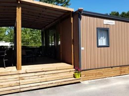 Camping Pas Cher vous présente avec son site Officiel campingpascher.fr, le Camping Maeva Escapades Bel-Air classé 4 étoiles, situé sur la commune de Sadirac dans le département Gironde (Aquitaine) en France. Le camping Maeva Escapades Bel-Air, vous présente un hébergement de type mobil-home de 35 m² pour 1 personne avec climatisation et télévision. Le camping Maeva Escapades Bel-Air vous propose du sam. 19 septembre au sam. 26 septembre 2026 pour 7 nuits à 729€. Cette location propose 243 dates différentes pour réserver votre séjour. Découvrez également les 20 autres gammes d'hébergements du camping. Les Avis clients pour le Camping Maeva Escapades Bel-Air sont excellents avec une note moyenne de 9 sur 10. Piscine extérieure, Animations familiales, Aire de jeux enfants, Pétanque, Dépôt de pain, Snack/Bar,... En savoir plus : cliquez-ICI.