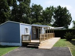 Camping Pas Cher vous présente avec son site Officiel campingpascher.fr, le Camping Maeva Escapades Bel-Air classé 4 étoiles, situé sur la commune de Sadirac dans le département Gironde (Aquitaine) en France. Le camping Maeva Escapades Bel-Air, vous présente un hébergement de type mobil-home de 34 m² avec climatisation et télévision. Le camping Maeva Escapades Bel-Air vous propose du sam. 19 septembre au sam. 26 septembre 2026 pour 7 nuits à 599€. Cette location propose 269 dates différentes pour réserver votre séjour. Découvrez également les 20 autres gammes d'hébergements du camping. Les Avis clients pour le Camping Maeva Escapades Bel-Air sont excellents avec une note moyenne de 9 sur 10. Piscine extérieure, Animations familiales, Aire de jeux enfants, Pétanque, Dépôt de pain, Snack/Bar,... En savoir plus : cliquez-ICI.