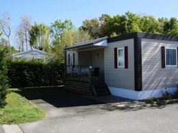 Camping Pas Cher vous présente avec son site Officiel campingpascher.fr, le Camping Maeva Escapades Bel-Air classé 4 étoiles, situé sur la commune de Sadirac dans le département Gironde (Aquitaine) en France. Le camping Maeva Escapades Bel-Air, vous présente un hébergement de type mobil-home de 35 m² avec climatisation et télévision. Le camping Maeva Escapades Bel-Air vous propose du sam. 19 septembre au sam. 26 septembre 2026 pour 7 nuits à 599€. Cette location propose 237 dates différentes pour réserver votre séjour. Découvrez également les 20 autres gammes d'hébergements du camping. Les Avis clients pour le Camping Maeva Escapades Bel-Air sont excellents avec une note moyenne de 9 sur 10. Piscine extérieure, Animations familiales, Aire de jeux enfants, Pétanque, Dépôt de pain, Snack/Bar,... En savoir plus : cliquez-ICI.