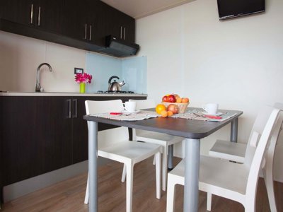 Cliquez pour découvrir toutes les photos de l'HÉBERGEMENT ! mobil-home - Baia Holiday Gasparina photo 3
