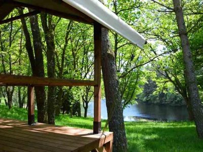 tente en toile et bois - Domaine Des Etangs De Taysse photo 7