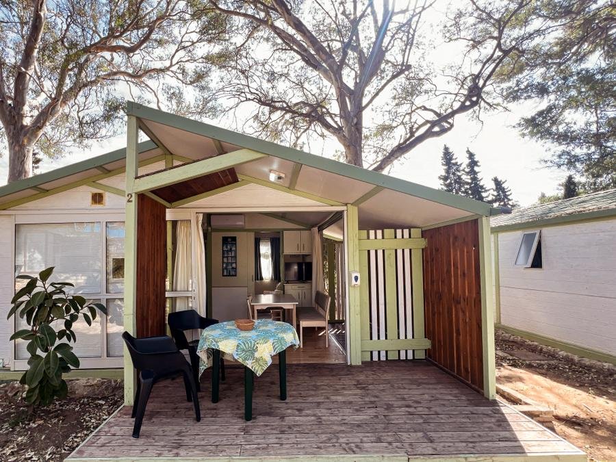 Camping Pas Cher vous présente avec son site Officiel campingpascher.fr, le Camping Taïga Puerto Santa María classé 3 étoiles, situé sur la commune de El Puerto De Santa Maria dans le département Cadix (Andalousie) en Espagne. Le camping Taïga Puerto Santa María vous propose un hébergement de type bungalow de 34 m² pour 1 personne. L'établissement vous propose 4 autres types d'hébergements. Découvrez tous nos séjours à petits prix dans la commune et aux alentours de El Puerto De Santa Maria du département : Cadix (Andalousie). Mer, Piscine extérieure, Animations familiales, Aire de jeux enfants, Restaurant, Supermarché,... En savoir plus : cliquez-ICI.