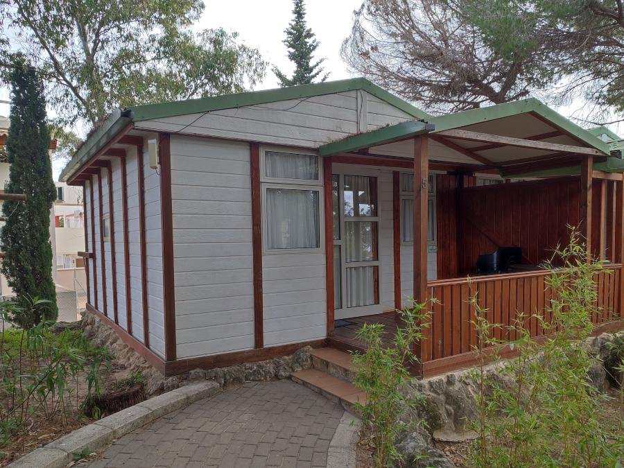Camping Pas Cher vous présente avec son site Officiel campingpascher.fr, le Camping Taïga Puerto Santa María classé 3 étoiles, situé sur la commune de El Puerto De Santa Maria dans le département Cadix (Andalousie) en Espagne. Le camping Taïga Puerto Santa María vous propose un hébergement de type bungalow de 28 m² pour 1 personne. L'établissement vous propose 4 autres types d'hébergements. Découvrez tous nos séjours à petits prix dans la commune et aux alentours de El Puerto De Santa Maria du département : Cadix (Andalousie). Mer, Piscine extérieure, Animations familiales, Aire de jeux enfants, Restaurant, Supermarché,... En savoir plus : cliquez-ICI.