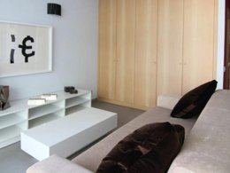 Camping Pas Cher vous présente avec son site Officiel campingpascher.fr, la Résidence Apolo Suites, située sur la commune de Salou dans le département Tarragone (Catalogne) en Espagne. La résidence Apolo Suites, vous présente un hébergement de type studio de 25 m² avec climatisation et télévision. La résidence Apolo Suites vous propose du lundi 05 janvier au lundi 12 janvier 2026, en promotion à -15% pour 7 nuits à 270,72 € au lieu de 318,5 € soit une Économie de 47,78 €. Cette location propose 276 dates différentes pour réserver votre séjour. Découvrez également les 3 autres gammes d'hébergements de la résidence. Piscine extérieure, Aire de jeux enfants, Snack/Bar,... En savoir plus : cliquez-ICI.