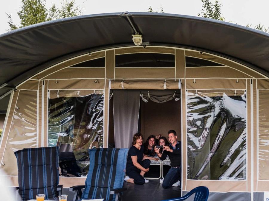 Cliquez pour découvrir toutes les photos de l'HÉBERGEMENT ! tente - établissement Europe Tents 'T Strandheem photo 1