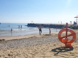Camping Pas Cher vous présente avec son site Officiel campingpascher.fr, le Camping Roseto Degli Abruzzi Easy Village classé 3 étoiles, situé sur la commune de Roseto Degli Abruzzi dans le département Teramo (Abruzzes) en Italie. Le camping Roseto Degli Abruzzi Easy Village, vous présente un hébergement de type appartement pour 5 personnes avec climatisation et télévision. Le camping Roseto Degli Abruzzi Easy Village vous propose du sam. 05 septembre au sam. 12 septembre 2026 pour 7 nuits à 440.75€. Cette location propose 76 dates différentes pour réserver votre séjour. Découvrez également les 8 autres gammes d'hébergements du camping. Mer, Piscine extérieure, Animations familiales, Club enfants, Aire de jeux enfants, Court de tennis, Parcours sportif, Ping-pong, Pétanque, Terrain de basketball, Terrain de beach-volley, Terrain multisports, Bar, Bureau de tabac, Dépôt de pain, Pizzeria, Restaurant, Supermarché,... En savoir plus : cliquez-ICI.