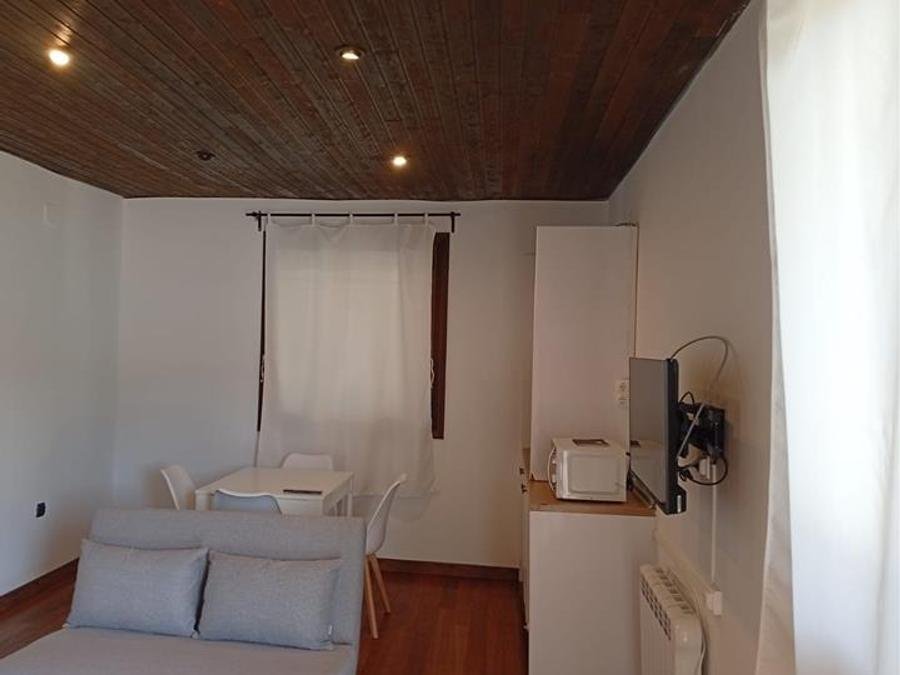 Camping Pas Cher vous présente avec son site Officiel campingpascher.fr, le Camping Sierra De Javalambre classé 3 étoiles, situé sur la commune de Manzanera dans le département Teruel (Aragon) en Espagne. Le camping Sierra De Javalambre, vous présente un hébergement de type bungalow. Le camping Sierra De Javalambre vous propose du jeudi 01 octobre au jeudi 08 octobre 2026 pour 7 nuits à 700€. Cette location propose 179 dates différentes pour réserver votre séjour. Découvrez également les 15 autres gammes d'hébergements du camping. Aire de jeux enfants, Terrain multisports, Snack/Bar,... En savoir plus : cliquez-ICI.