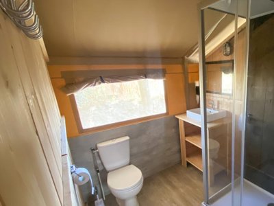 Cliquez pour découvrir toutes les photos de l'HÉBERGEMENT ! tente en toile et bois - Le Hameau De L'Ourthe photo 15