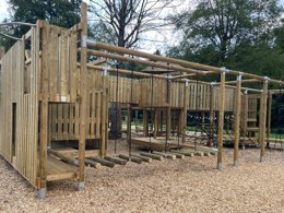 Camping Pas Cher vous présente avec son site Officiel campingpascher.fr, le Camping Le Hameau De L'Ourthe classé 4 étoiles, situé sur la commune de Houffalize dans le département Luxembourg (Wallonie) en Belgique. Le camping Le Hameau De L'Ourthe, vous présente un hébergement de type lodge. Le camping Le Hameau De L'Ourthe vous propose du dimanche 29 mars au dimanche 05 avril 2026, en promotion à -20% pour 7 nuits à 1293,60 € au lieu de 1617,0 € soit une Économie de 323,40 €. Cette location propose 280 dates différentes pour réserver votre séjour. Découvrez également les 11 autres gammes d'hébergements du camping. Aire de jeux enfants, Canoë-kayak, Cyclisme, Pétanque, Randonnée, Bar, Snack/Bar,... En savoir plus : cliquez-ICI.