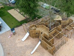 Camping Pas Cher vous présente avec son site Officiel campingpascher.fr, le Camping Le Hameau De L'Ourthe classé 4 étoiles, situé sur la commune de Houffalize dans le département Luxembourg (Wallonie) en Belgique. Le camping Le Hameau De L'Ourthe, vous présente un hébergement de type lodge pour 5 personnes. Le camping Le Hameau De L'Ourthe vous propose du vendredi 27 mars au vendredi 03 avril 2026, en promotion à -20% pour 7 nuits à 932,80 € au lieu de 1166,0 € soit une Économie de 233,20 €. Cette location propose 342 dates différentes pour réserver votre séjour. Découvrez également les 11 autres gammes d'hébergements du camping. Aire de jeux enfants, Canoë-kayak, Cyclisme, Pétanque, Randonnée, Bar, Snack/Bar,... En savoir plus : cliquez-ICI.