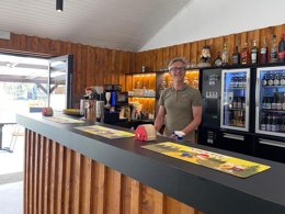 Camping Pas Cher vous présente avec son site Officiel campingpascher.fr, le Camping Le Hameau De L'Ourthe classé 4 étoiles, situé sur la commune de Houffalize dans le département Luxembourg (Wallonie) en Belgique. Le camping Le Hameau De L'Ourthe, vous présente un hébergement de type lodge et télévision. Le camping Le Hameau De L'Ourthe vous propose du dimanche 29 mars au dimanche 05 avril 2026, en promotion à -20% pour 7 nuits à 494,56 € au lieu de 618,2 € soit une Économie de 123,64 €. Cette location propose 343 dates différentes pour réserver votre séjour. Découvrez également les 11 autres gammes d'hébergements du camping. Aire de jeux enfants, Canoë-kayak, Cyclisme, Pétanque, Randonnée, Bar, Snack/Bar,... En savoir plus : cliquez-ICI.