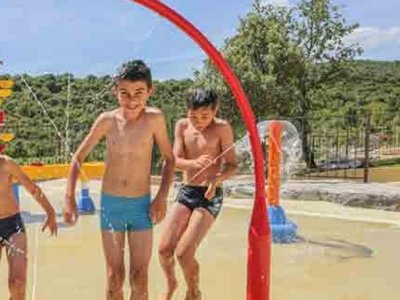 Cliquez pour découvrir toutes les photos de l'ÉTABLISSEMENT ! camping Domaine De Chadeyron - Et Gîtes photo 11
