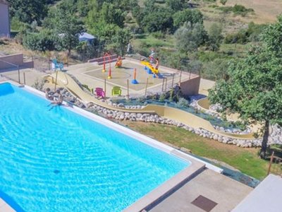 Cliquez pour découvrir toutes les photos de l'ÉTABLISSEMENT ! camping Domaine De Chadeyron - Et Gîtes photo 12