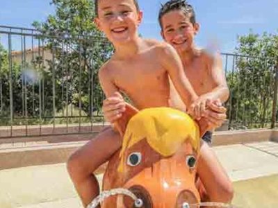 Cliquez pour découvrir toutes les photos de l'ÉTABLISSEMENT ! camping Domaine De Chadeyron - Et Gîtes photo 13