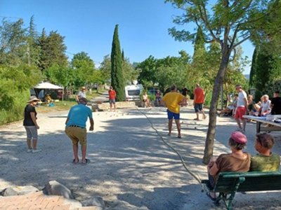 Cliquez pour découvrir toutes les photos de l'ÉTABLISSEMENT ! camping Domaine De Chadeyron - Et Gîtes photo 18