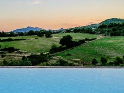 Cliquez pour découvrir toutes les photos de l'ÉTABLISSEMENT ! camping Domaine De Chadeyron - Et Gîtes photo 2