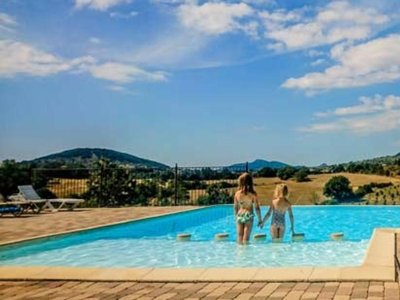 Cliquez pour découvrir toutes les photos de l'ÉTABLISSEMENT ! camping Domaine De Chadeyron - Et Gîtes photo 8