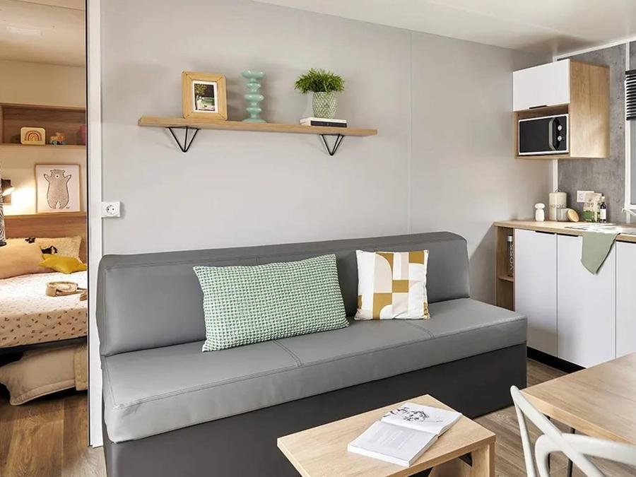 Camping Pas Cher vous présente avec son site Officiel campingpascher.fr, le Camping City Nature classé 3 étoiles, situé sur la commune de Lescar dans le département Pyrénées-atlantiques (Aquitaine) en France. Le camping City Nature vous propose un hébergement de type mobil-home de 32 m² avec climatisation (télévision). L'établissement vous propose 17 autres types d'hébergements. Découvrez tous nos séjours à petits prix dans la commune et aux alentours de Lescar du département : Pyrénées-atlantiques (Aquitaine). Piscine extérieure, Animations familiales, Aire de jeux enfants, Canoë-kayak, Cyclisme, Pétanque, Terrain multisports, Restaurant,... En savoir plus : cliquez-ICI.